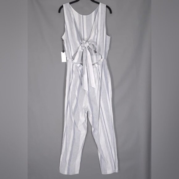 ASTR Women’s Presley LINEN Blend Sky Blue Stripe Jumpsuit Cutout Tie Waist LARGE - Picture 3 of 13